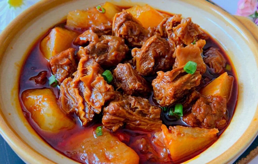 Nạm bò hầm củ cải